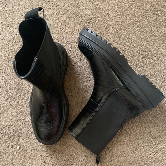 Chunky black zara boots - Picture 3 of 3